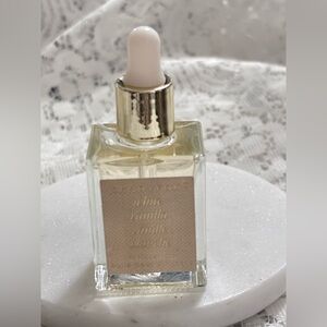 Elegant White Vanilla Gold and Cream Fragrance Diffuser Oil